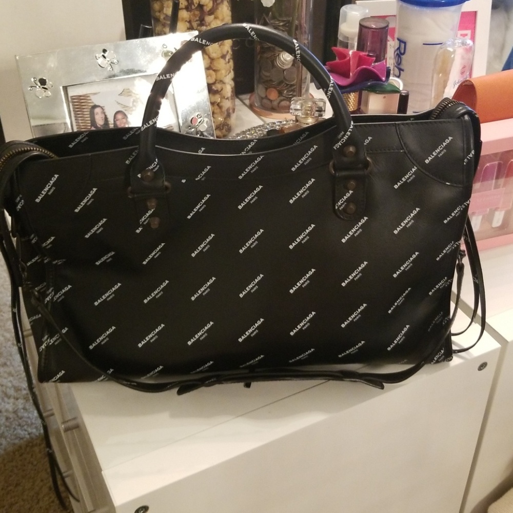 SOLD ON I G Balenciaga bag - Picture 8 of 8